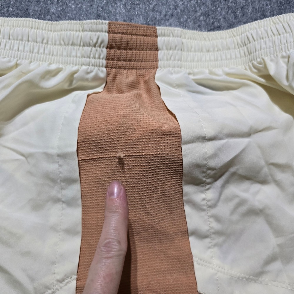 Nike Running Shorts Womens Size M Yellow CZ9626-113 Dri-FIT Mesh Panel Active - Picture 8 of 8